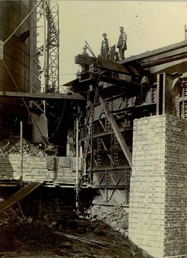 File:11-2.jpg