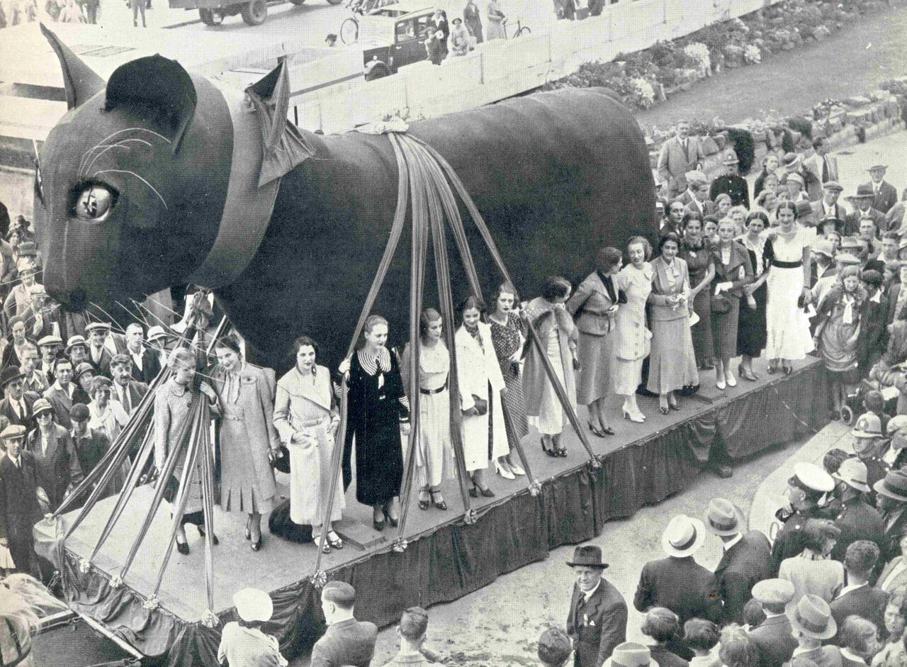 File:Big Tom 1934 Carnival.jpg