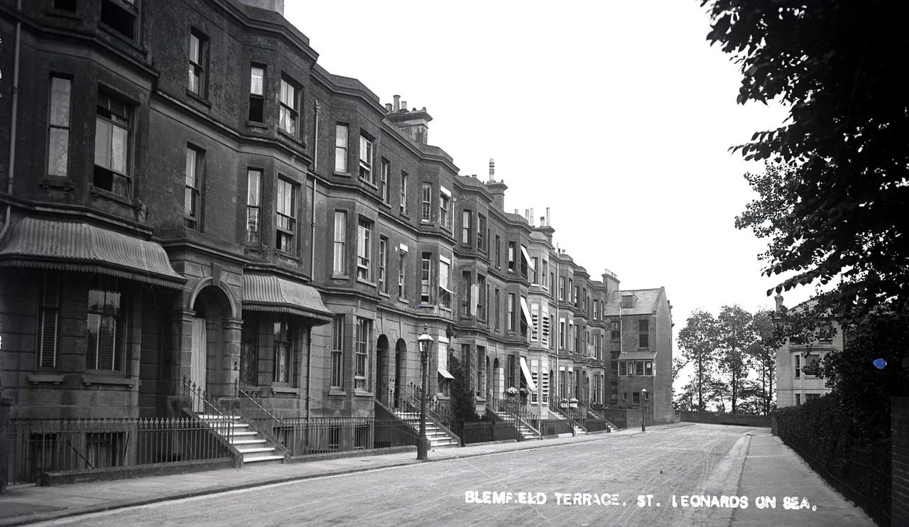 File:Blomfield-Road-1905..jpg