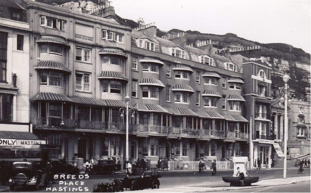 File:Breeds-Place.-1924.jpg