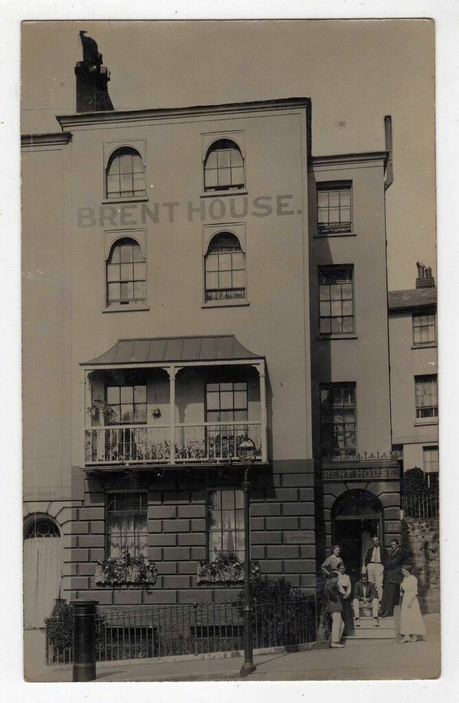 File:Brent House Wellington Square c1900.jpg