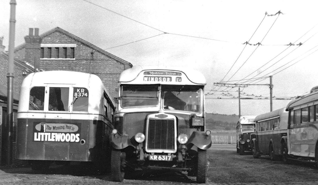 File:Bulverhythe-bus-depot.-c1927..jpg