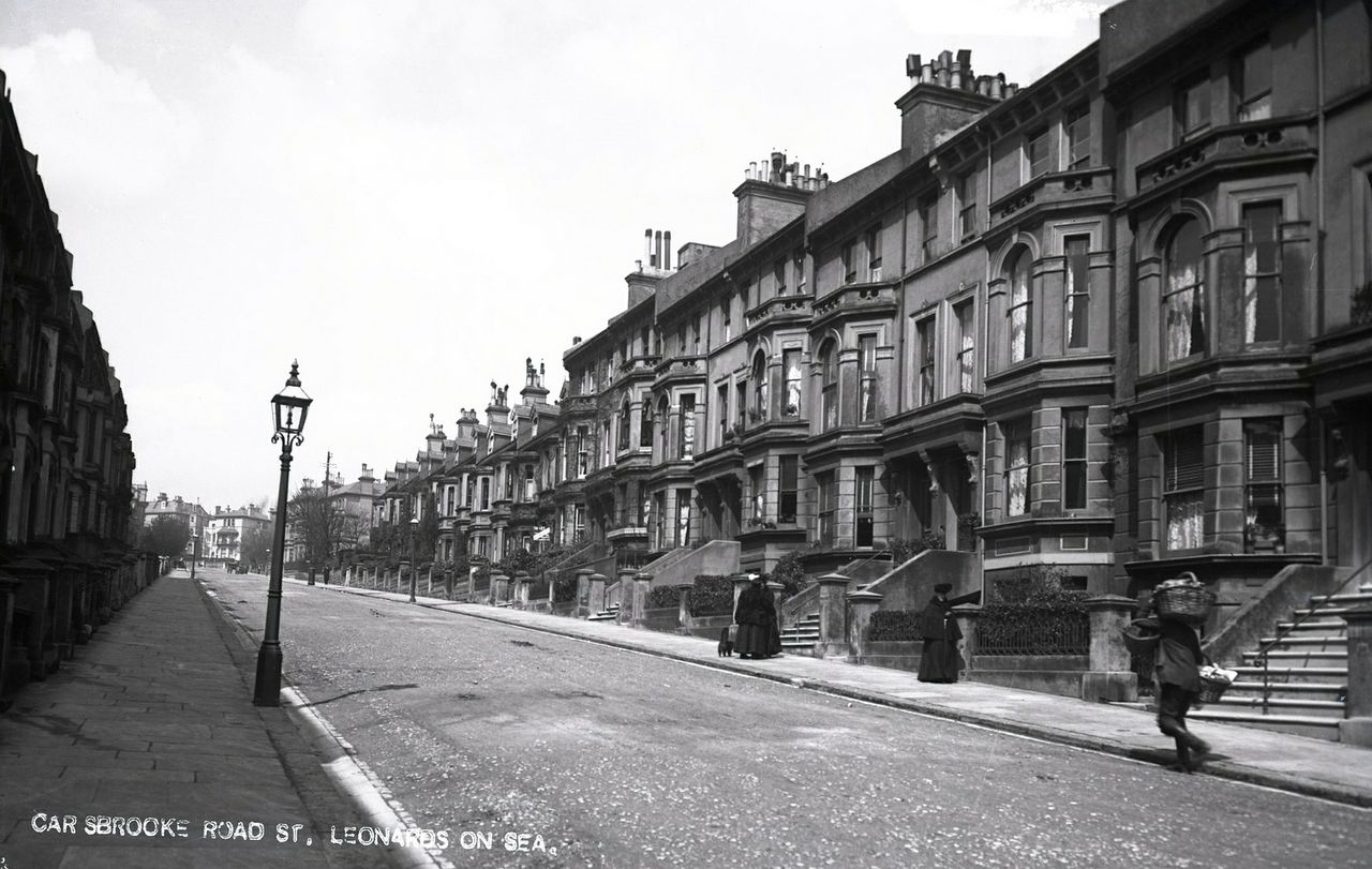 File:Carisbrooke-Road-St-Leonards-c1905..jpg