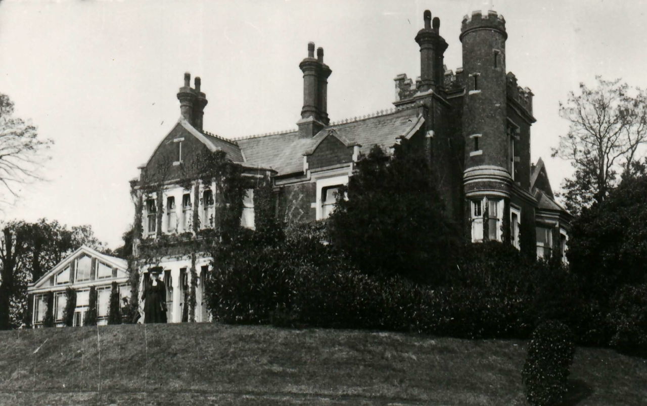File:CastlehamHouse1912.png
