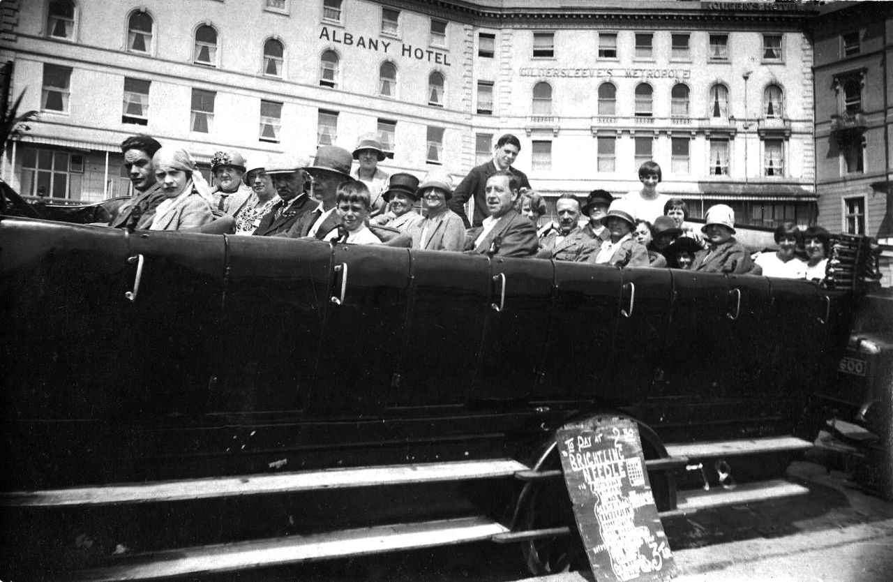 File:Charabanc.-1920..jpg