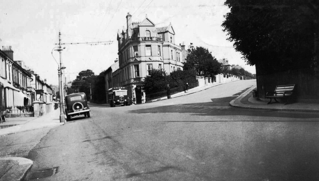 File:Clive-Vale-Hotel-c1935.jpg