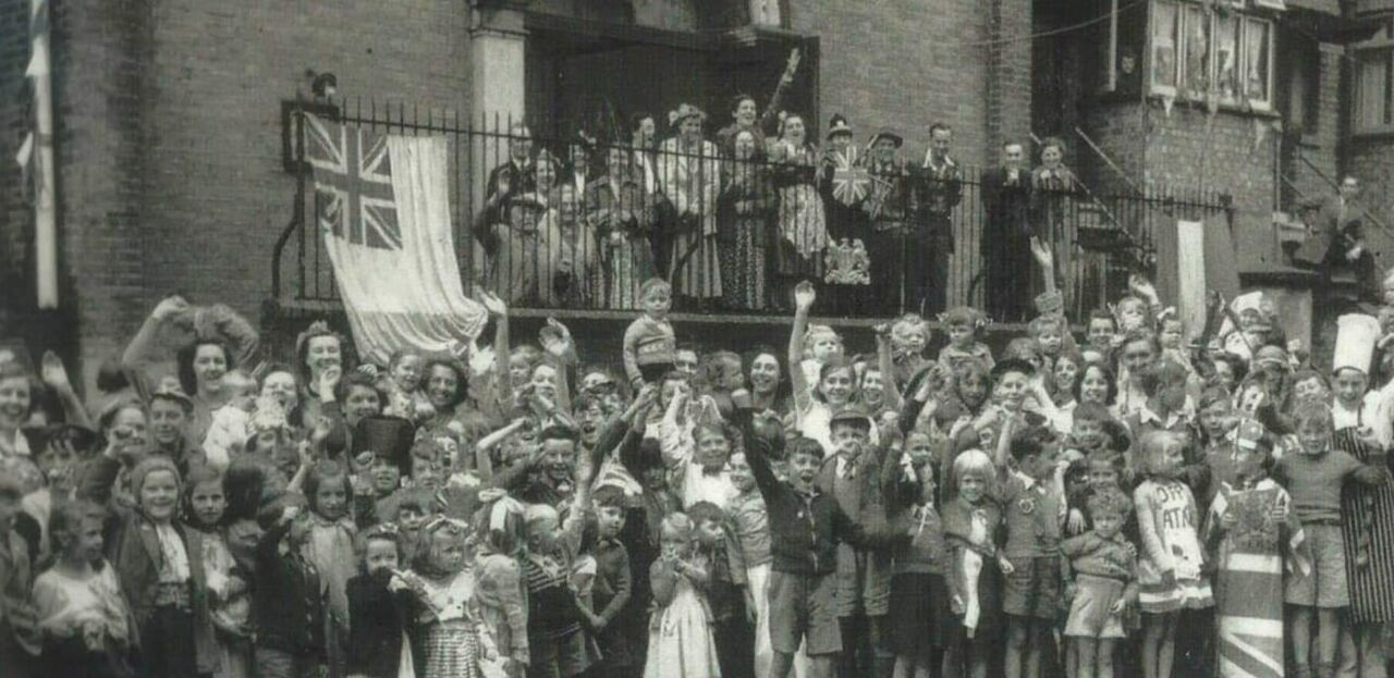 File:Coronation of Queen Elizabeth II Party Hughenden Road.jpg