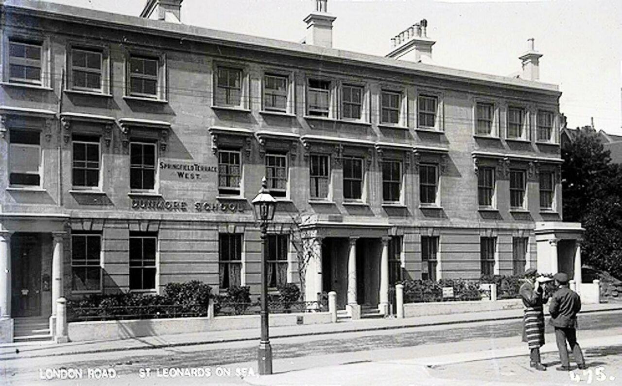 File:Dunmore-School-just-past-Springfield-road-St-Leonards-1911..jpg