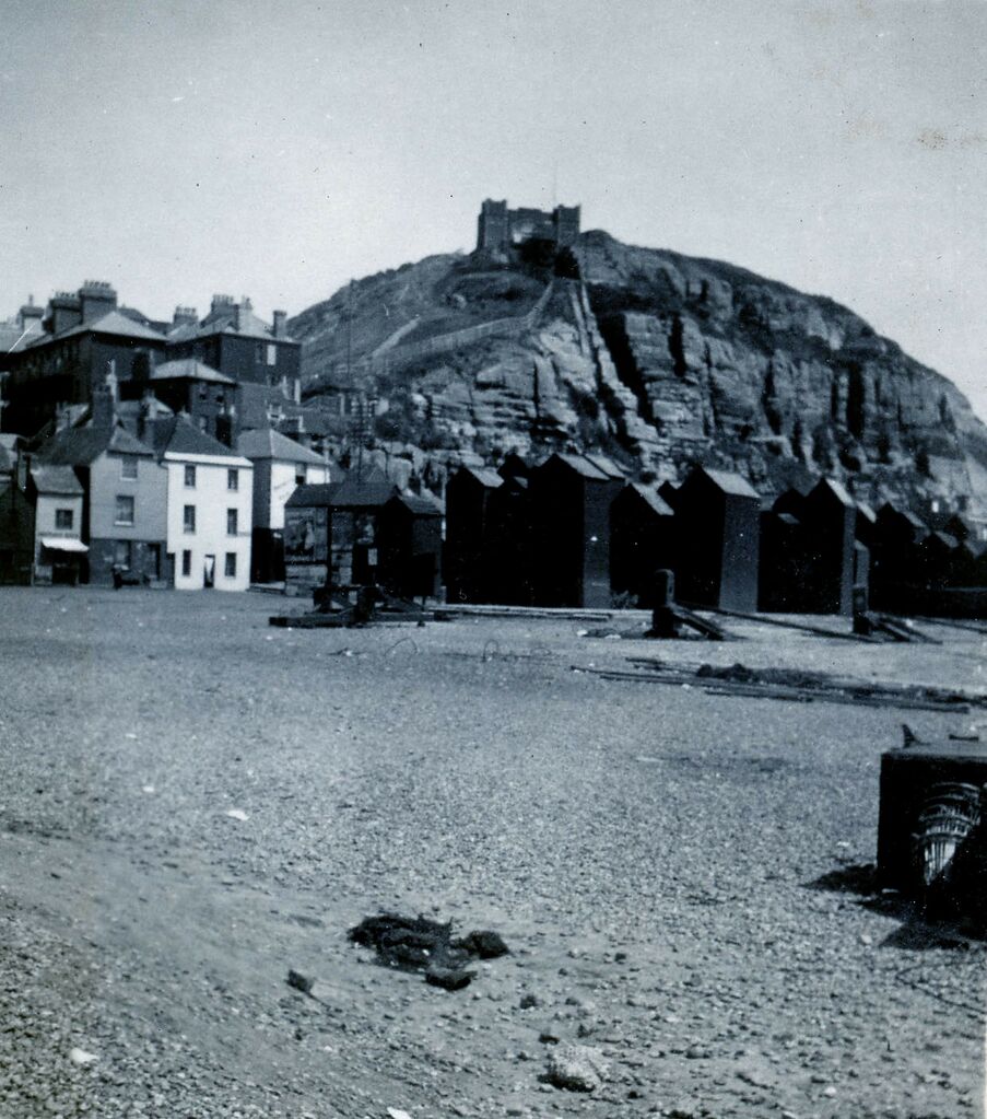 File:East Hill & Net Huts 1923.jpg