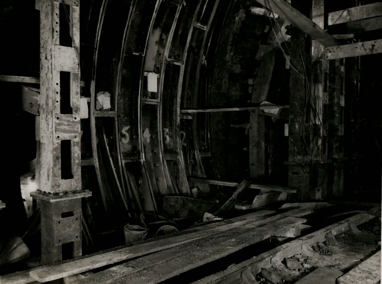 File:Engineering Work BopeepTunnel c1950.png