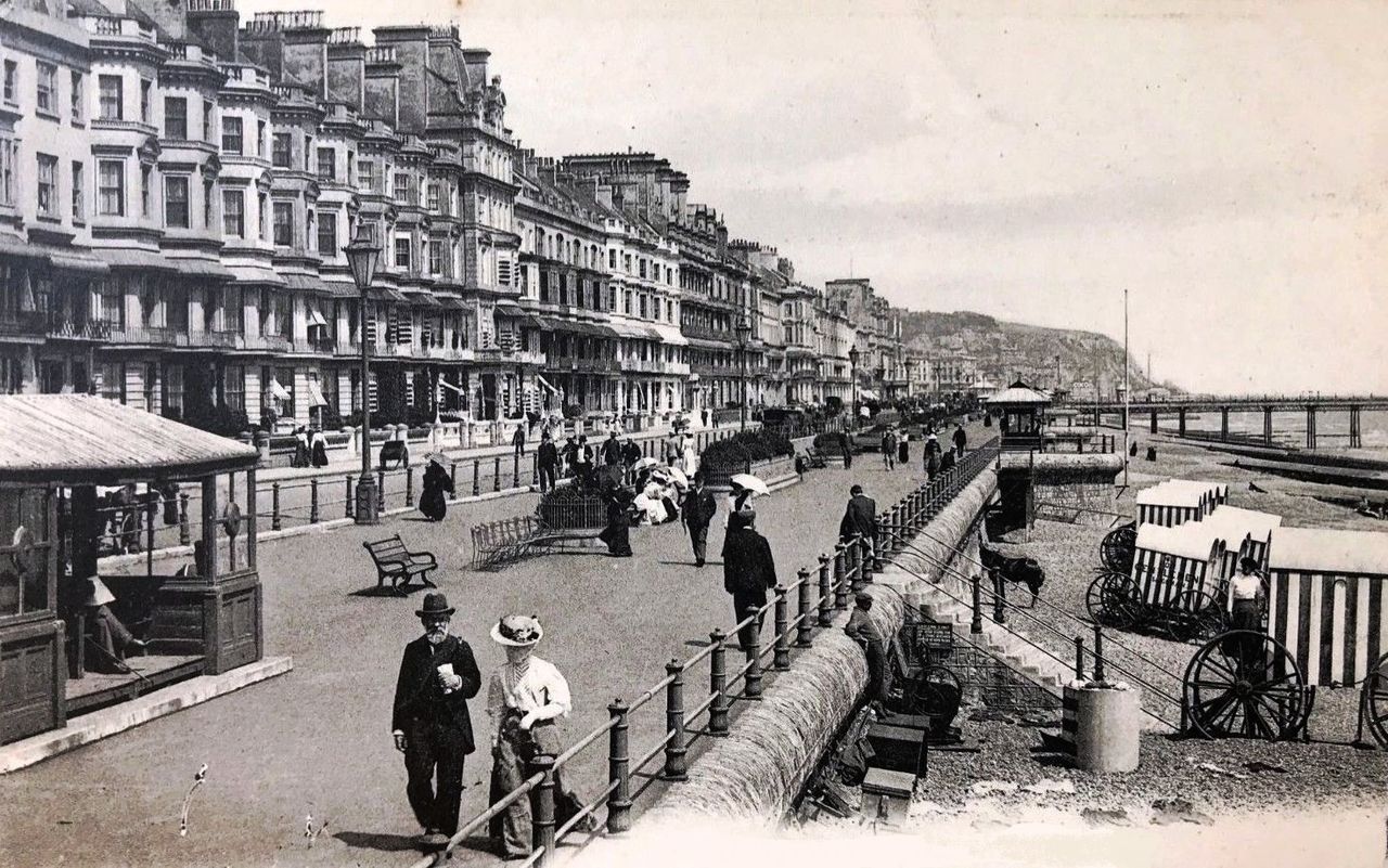 File:Eversfield-Place.-1904..jpg