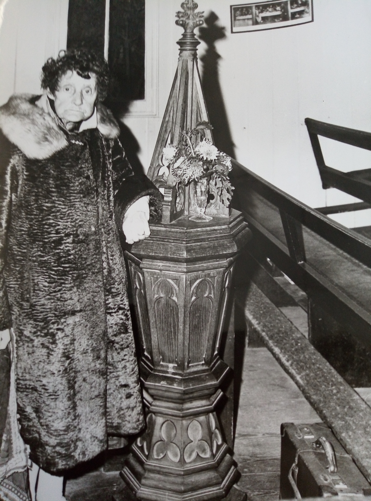 File:Font and Caretaker of St. Peter's Baldslow Church.png
