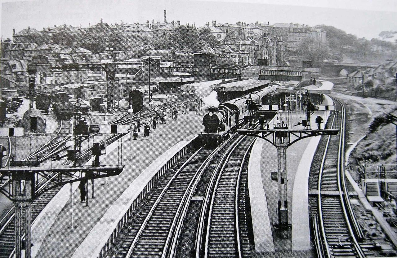 File:Hastings-Railway-Station-1957.jpg
