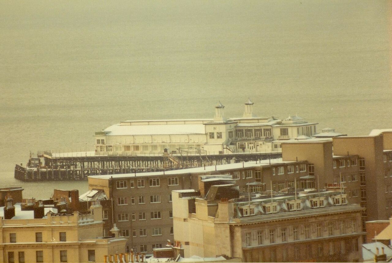 File:Hastings Pier 1983 Snow.jpg