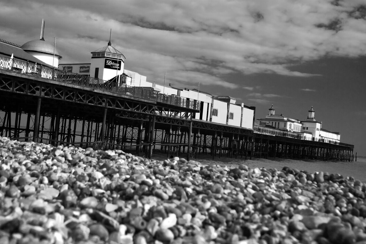 File:Hastings Pier 2006.jpg