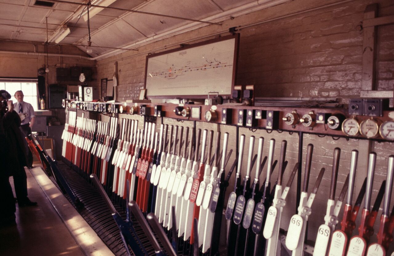 File:Hastings Signal Box 1984.jpg