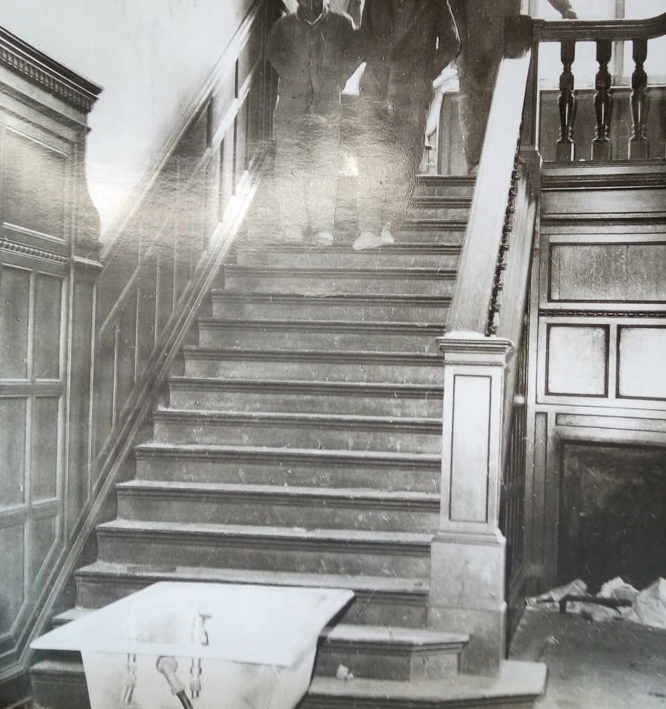 File:Hydnye Interior 1974.png