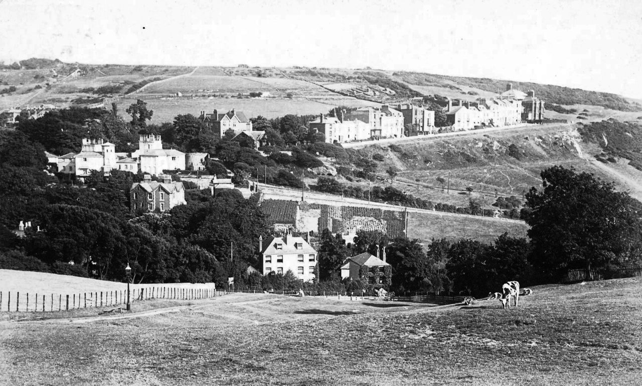 File:Looking-across-the-valley-from-the-Bembrook-estate-1911..jpg
