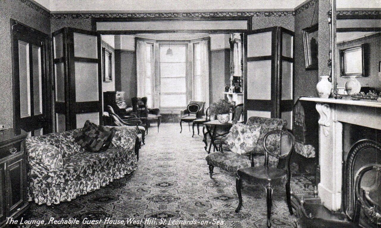 File:Lounge-at-Templecombe.-1934..jpg