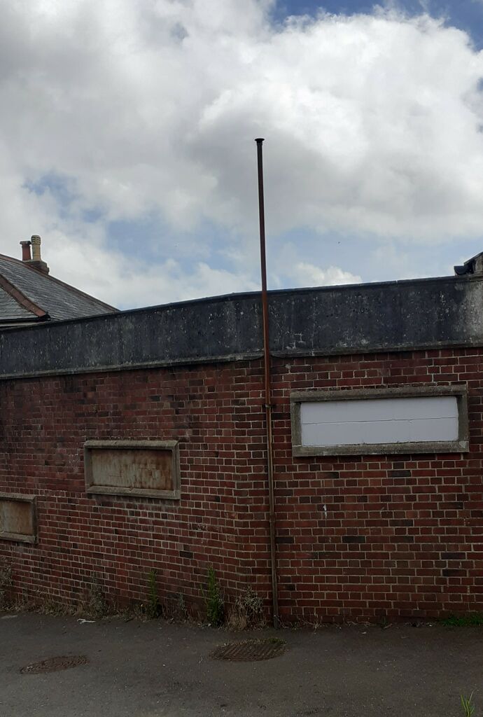 File:Mounting pole for Hollington Laundry Air Raid Siren.jpg