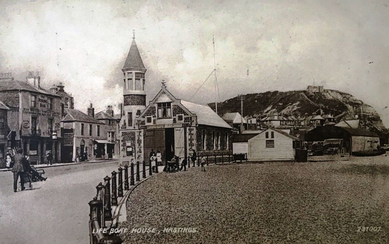 File:Old-Lifeboat-House-1903..jpg