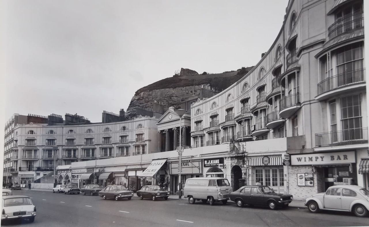 File:Pelham-crescent-in-the-early-1970s.jpg