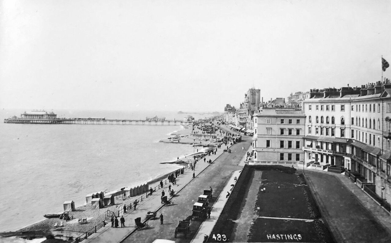 File:Robertson-Terrace-and-Seafront-prior-to-any-alterations.-1905..jpg
