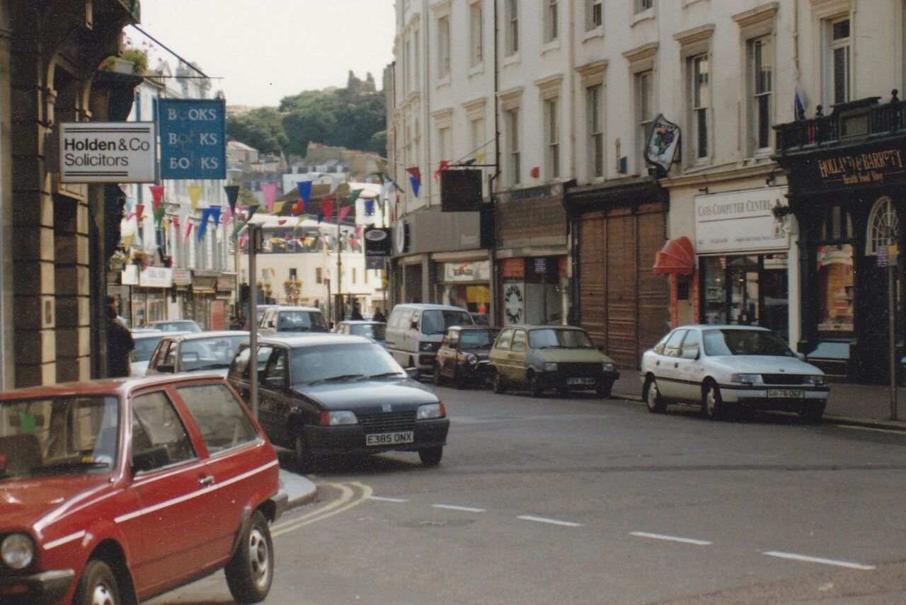 File:Robertson Street, Hastings.jpg