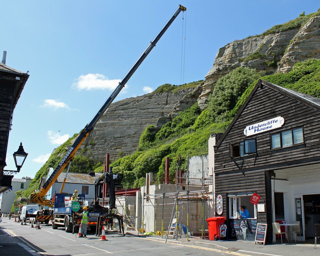 File:Rock-a-Nore Road 2010.jpg