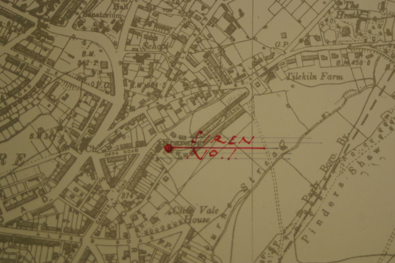 File:Siren 1.JPG