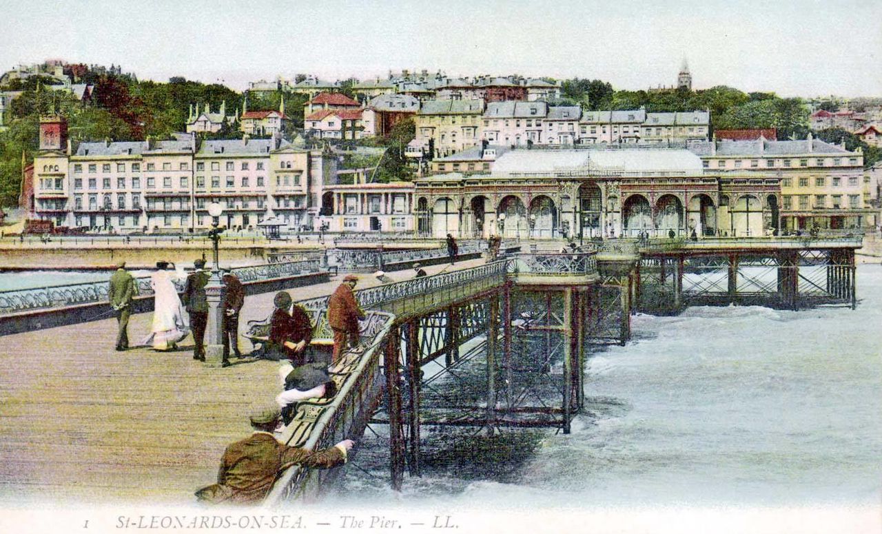 File:St-Leonards-Pier.-1906..jpg
