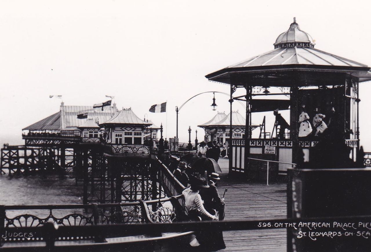File:St.Leonards Pier (1).jpg