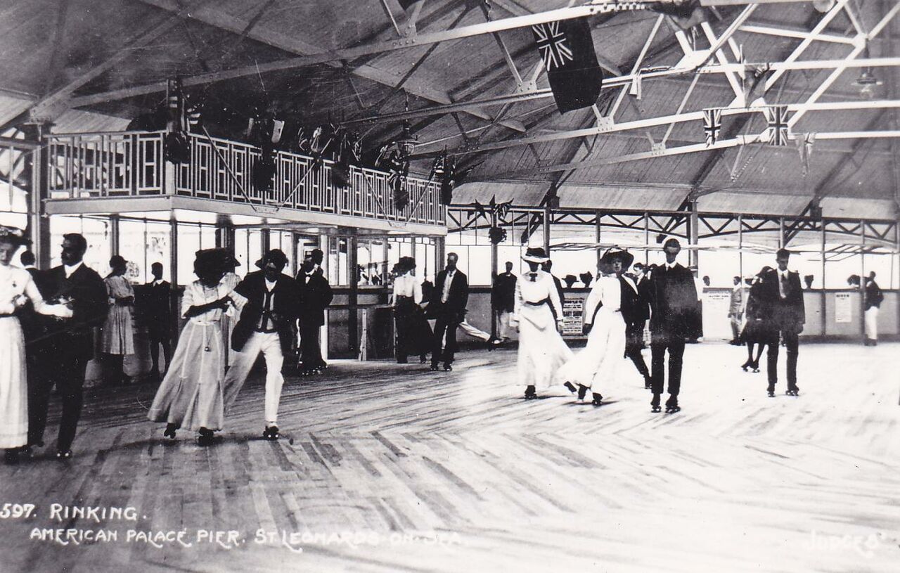 File:St.Leonards Pier (2).jpg