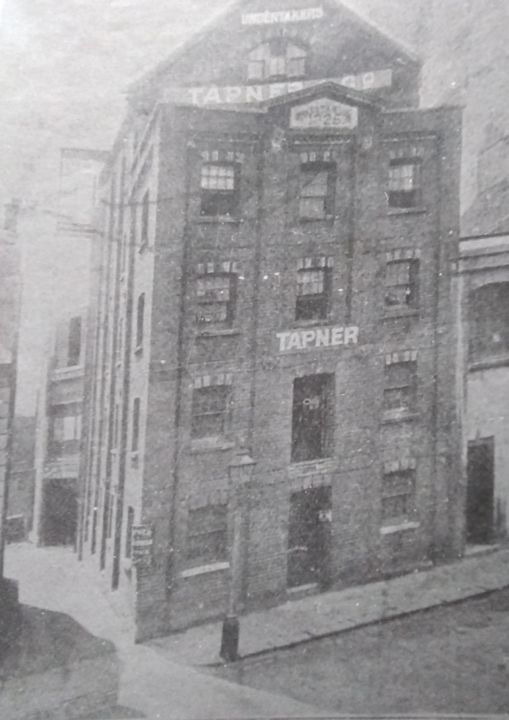File:Tapner c1902.png