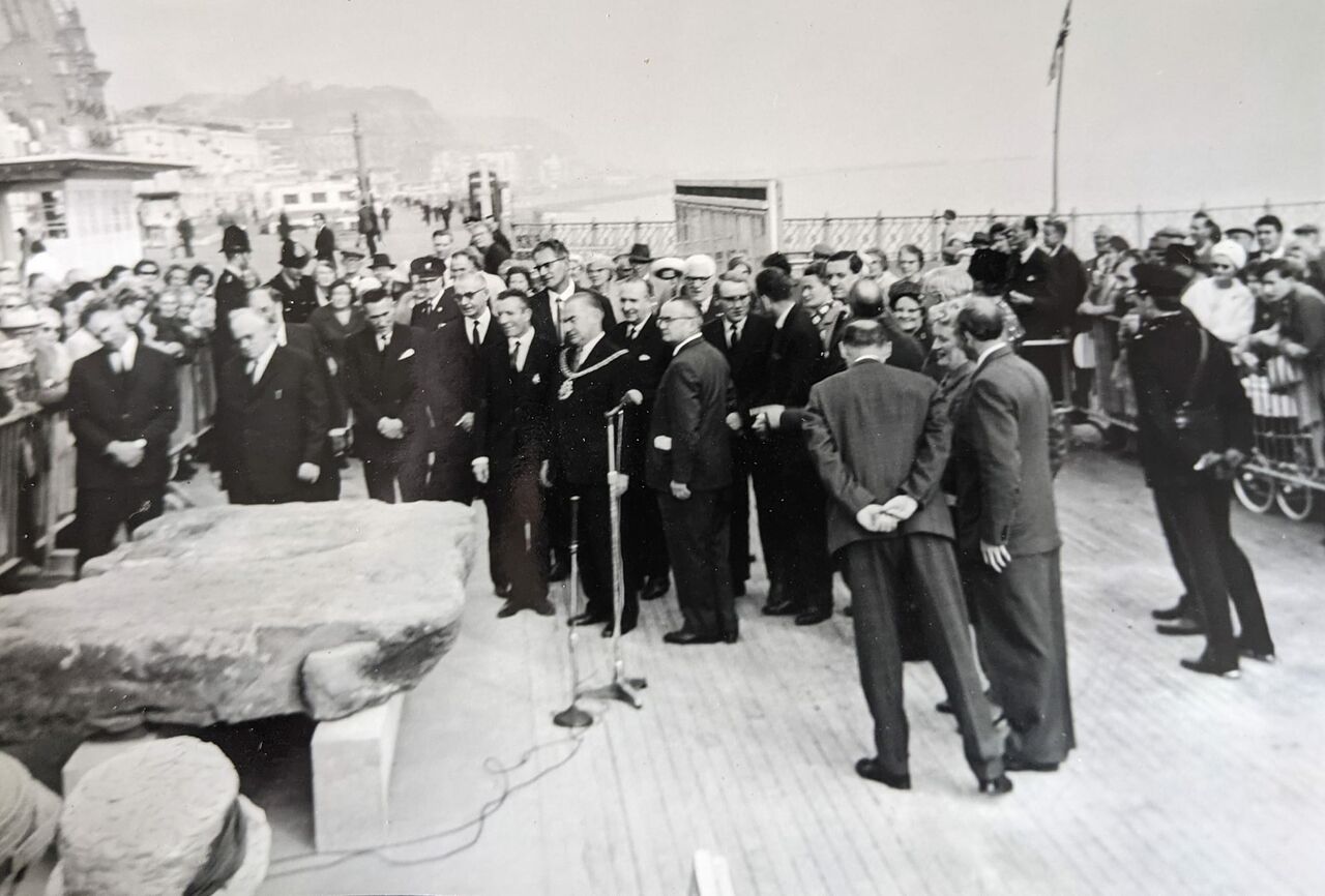 File:Unveiling of Conquerer's Stone.jpg