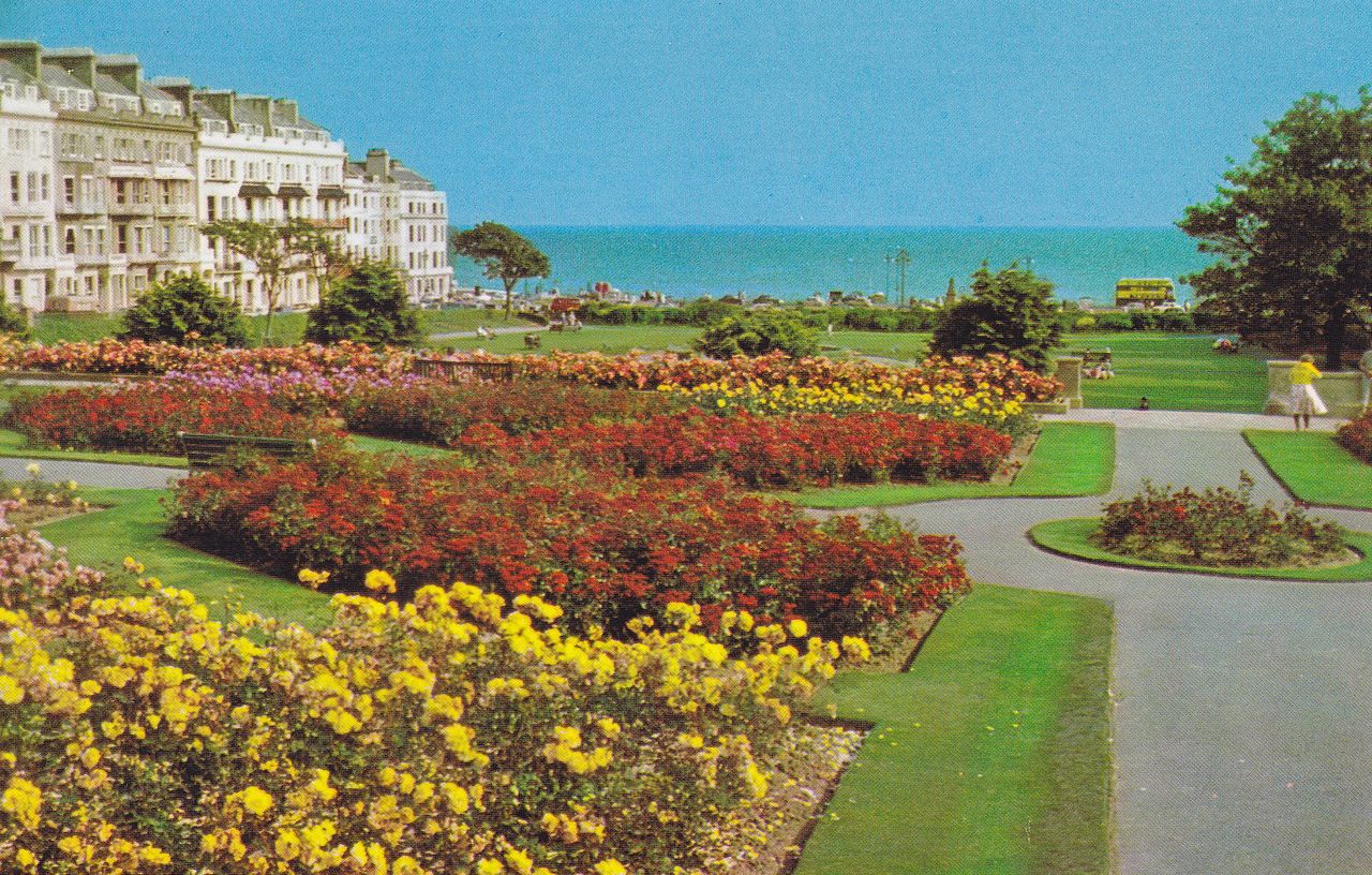 File:Warrior Square, St.Leonards on Sea. - 5413342044.jpg