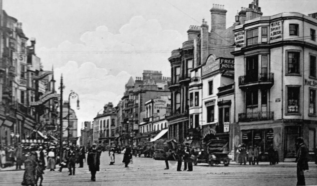File:Wellington-Place.-1905..jpg