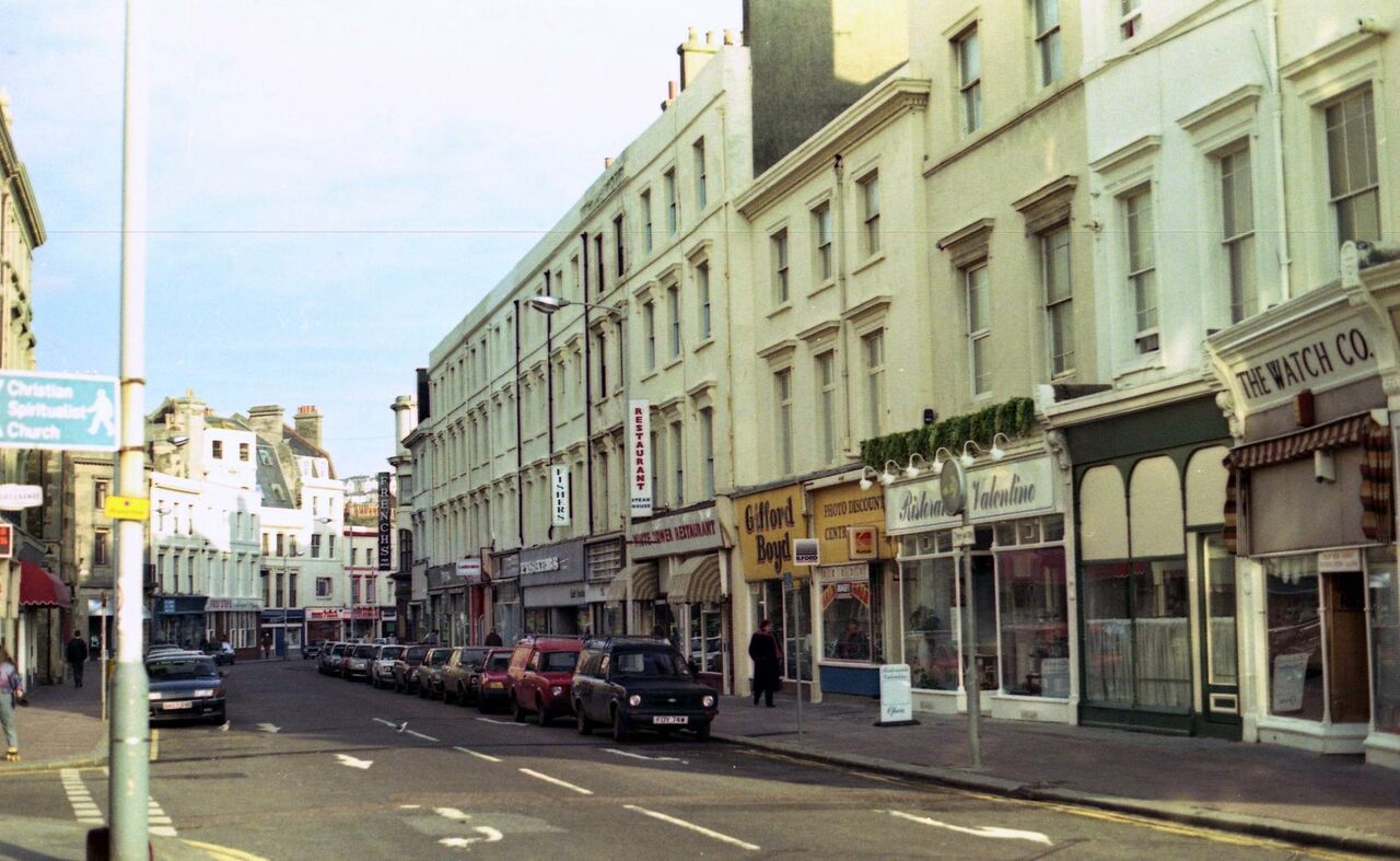 File:Western end of Robertson Street 1980.jpg